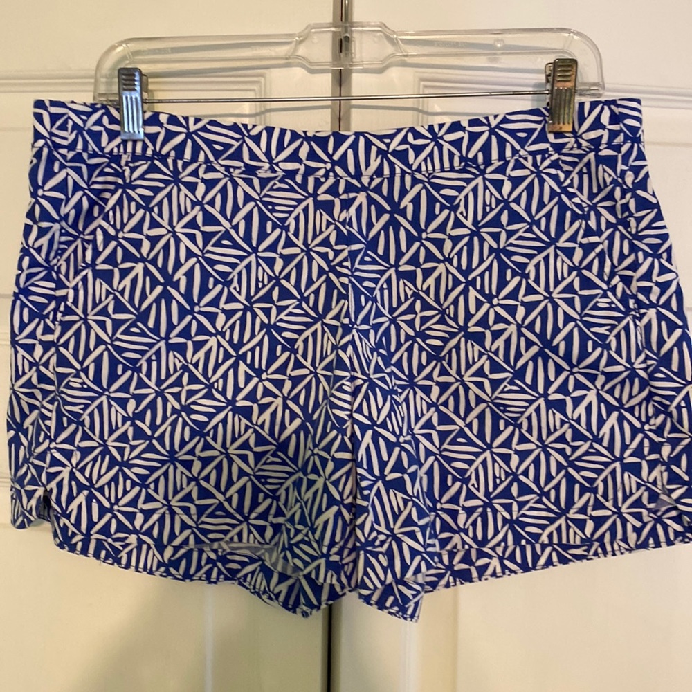 Lilly Pulitzer Ocean View shorts size Medium